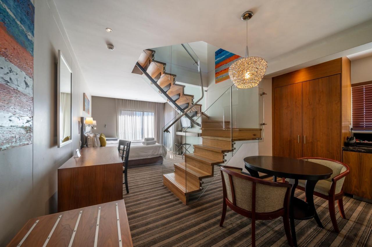 Partial Sea View Family Loft with Queen & Twin Beds,1436855140:JPEG