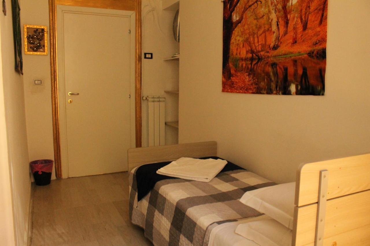 Camera Singola con Bagno in Comune