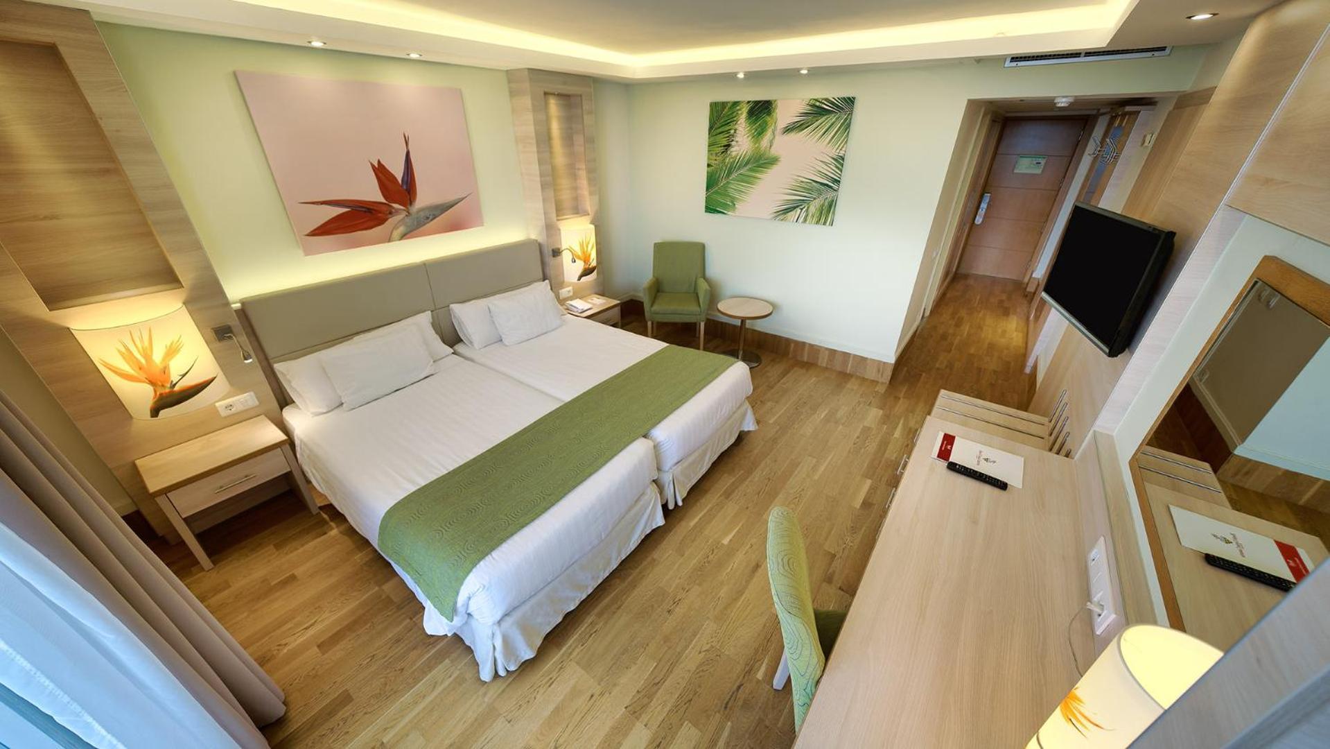 Twin Room Side Sea View