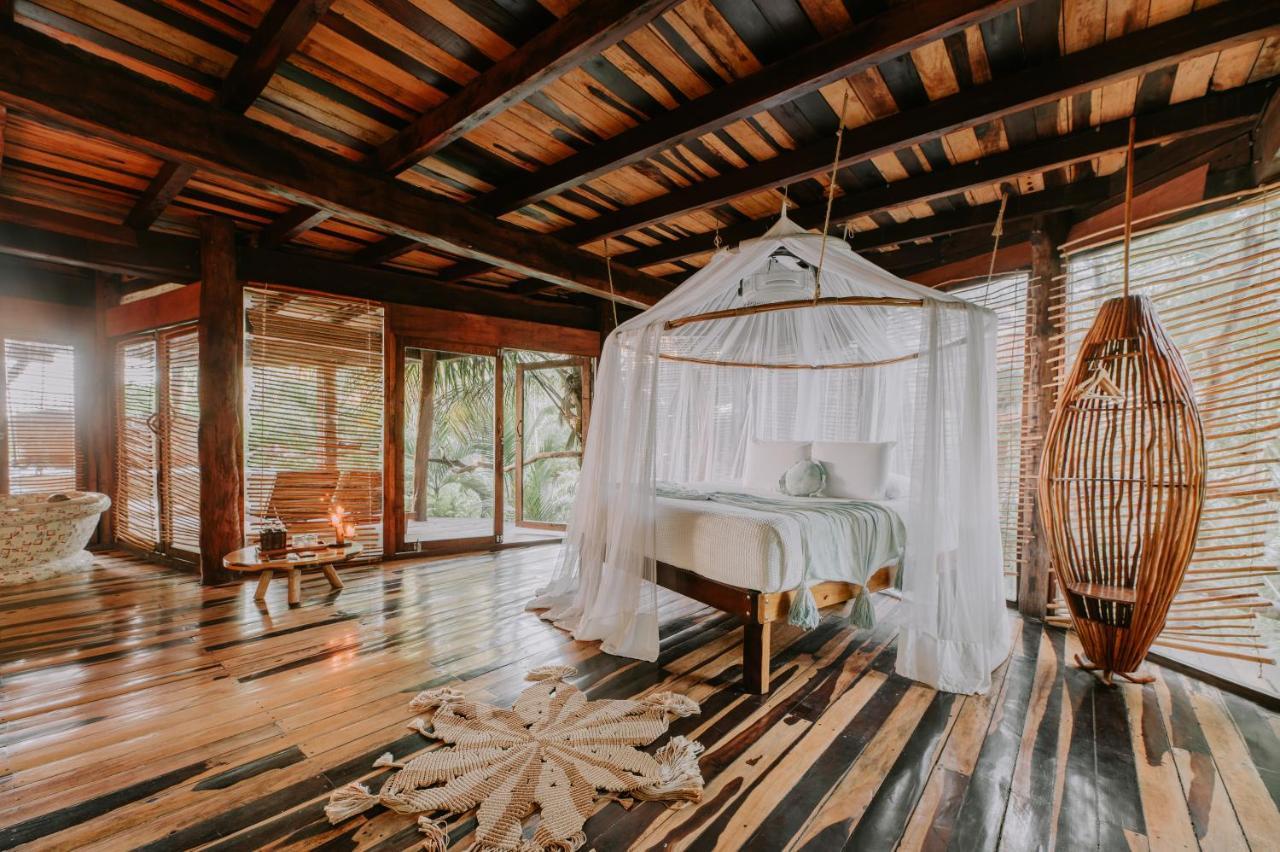 Villa with outdoor tub