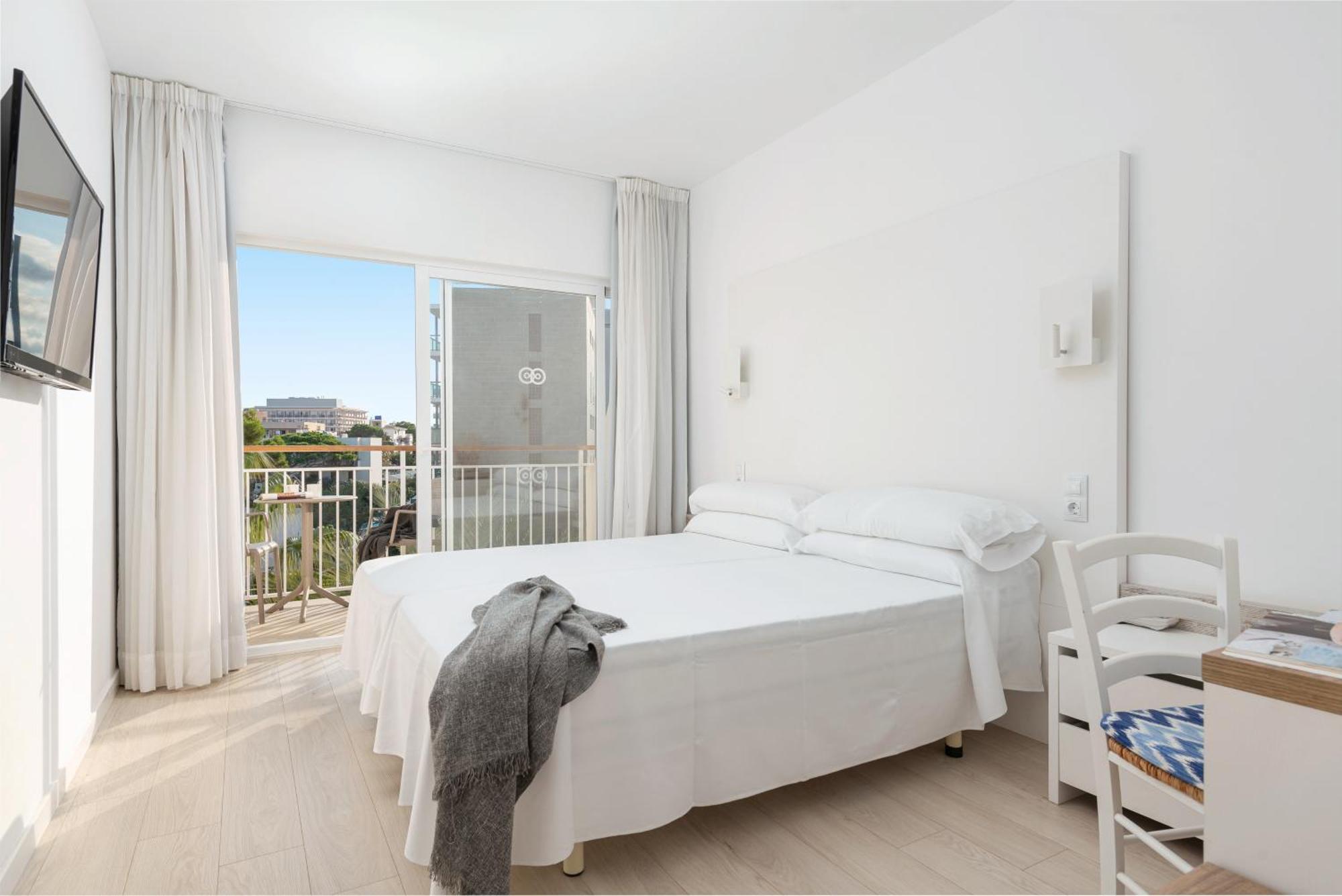 Twin Room City View