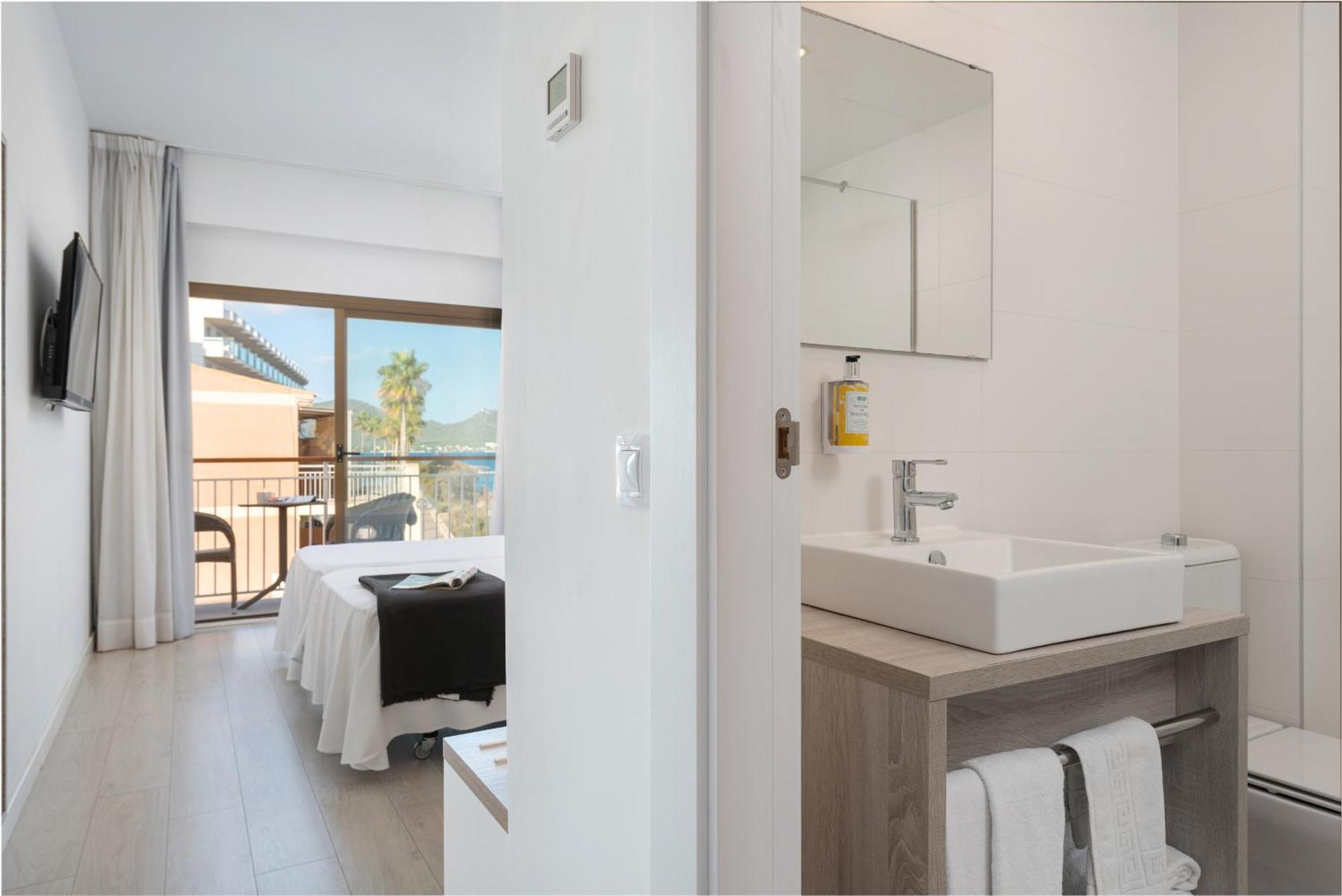 Twin Room Side Sea View