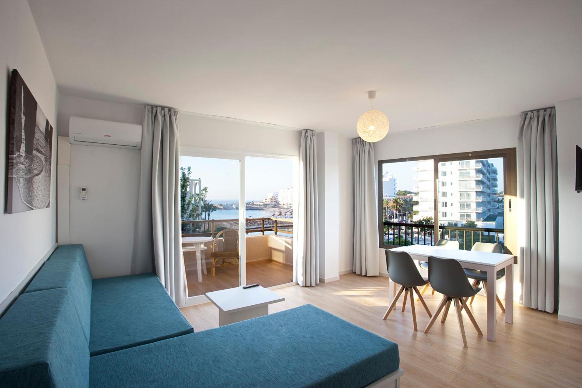 Comfort One-Bedroom Apartment Balcony,1306813486:JPEG