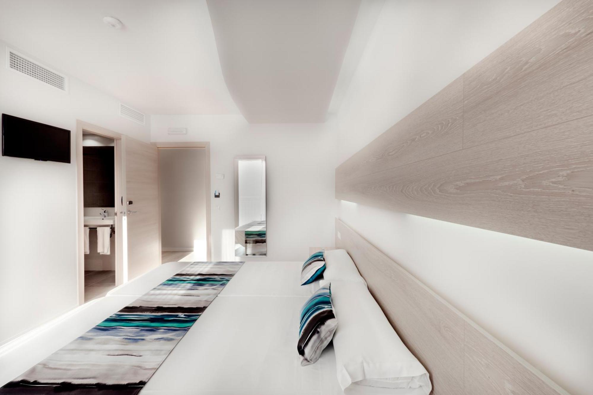 Triple Room with Balcony,273069513:JPEG