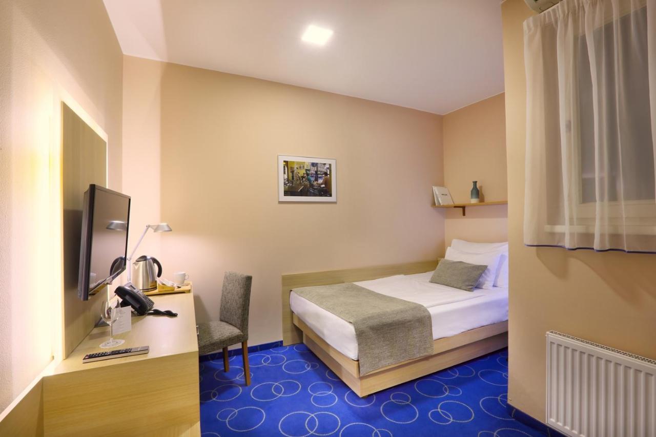 Economy Single Room without Daylight