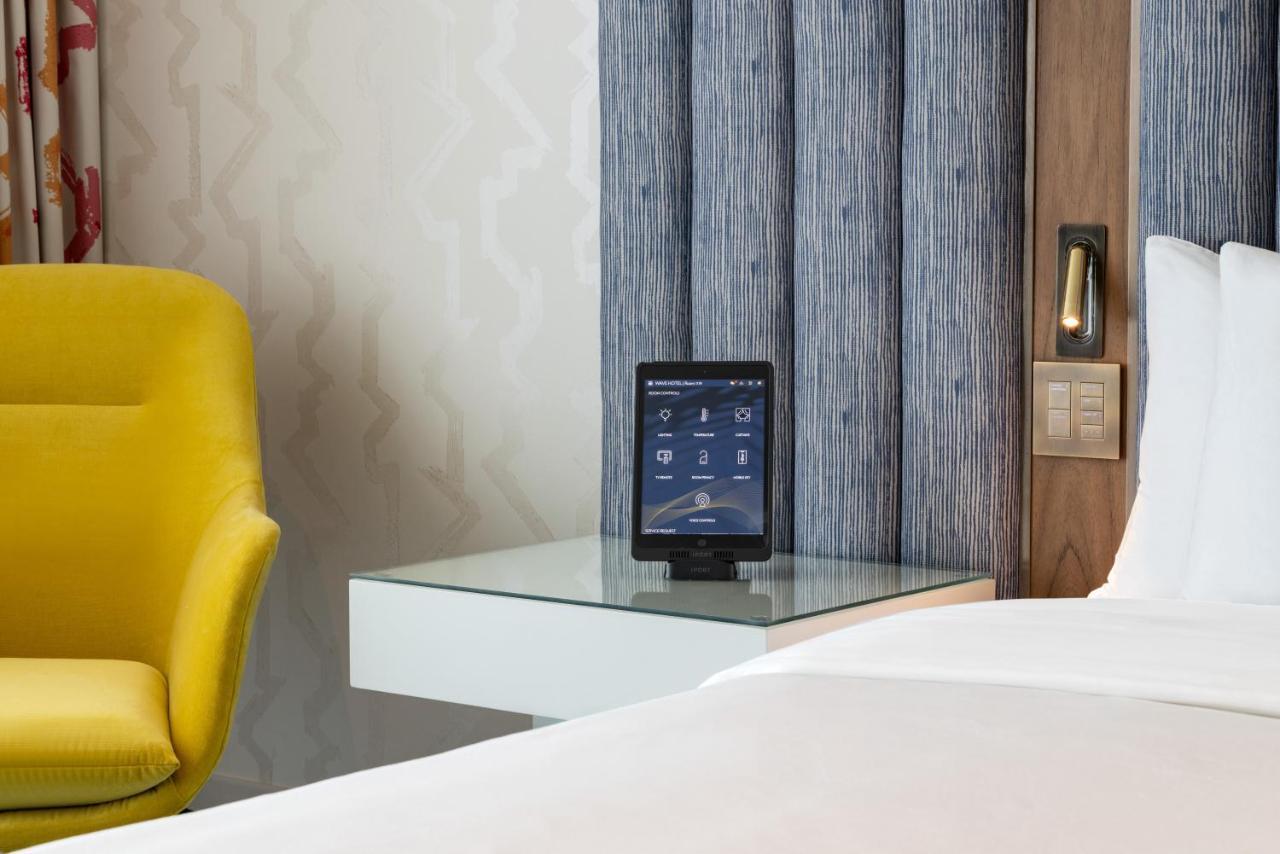 Quarto com Cama King-size e Varanda - Acessível para Hóspedes com Mobilidade Reduzida