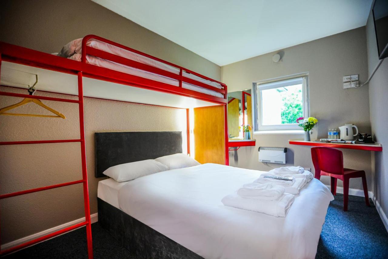 Doppel- oder Dreibettzimmer mit Gemeinschaftsbad - Nichtraucher