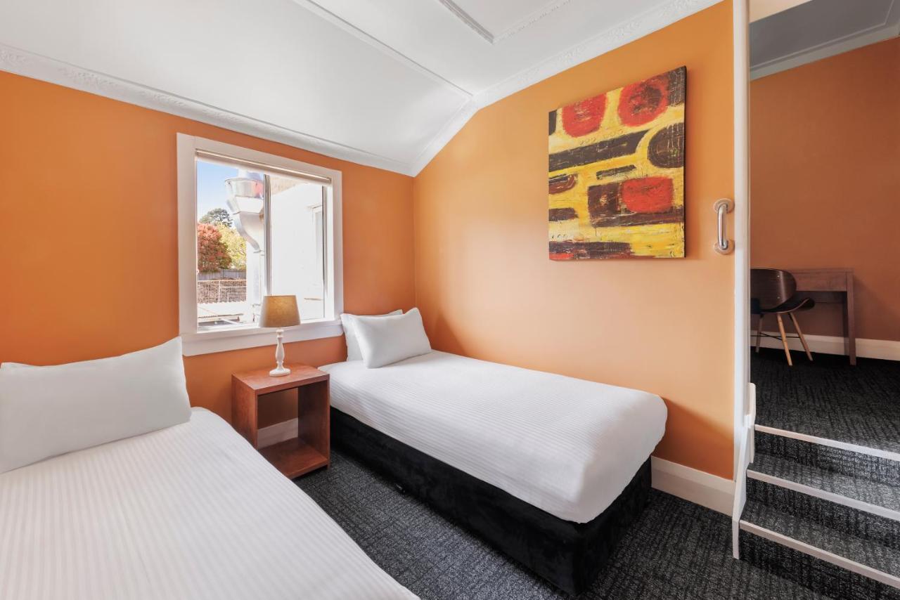 Twin Room,1310419189:JPEG