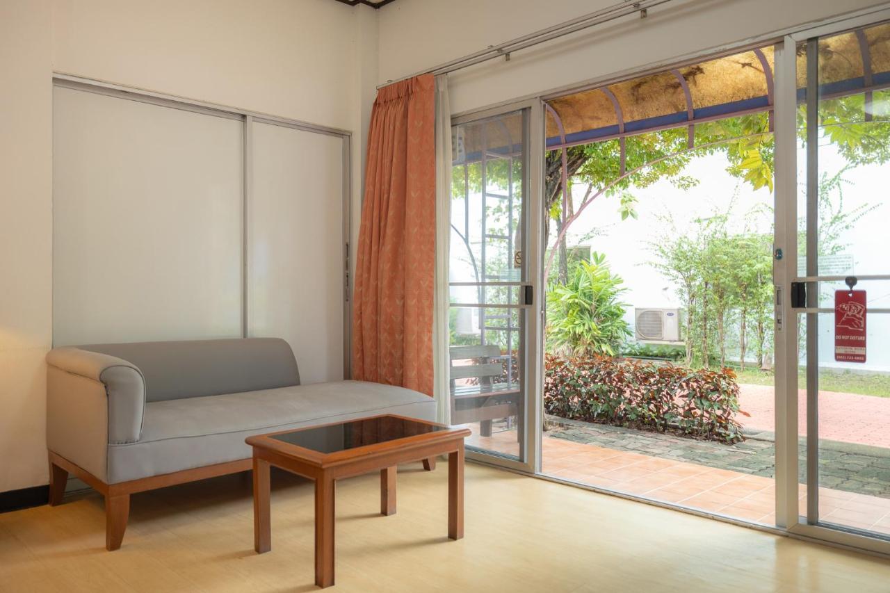 Bungalow Garden View