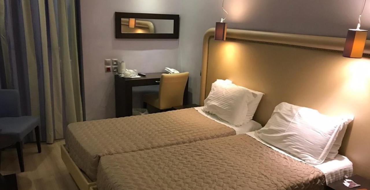 Double or Twin Room Side Sea View