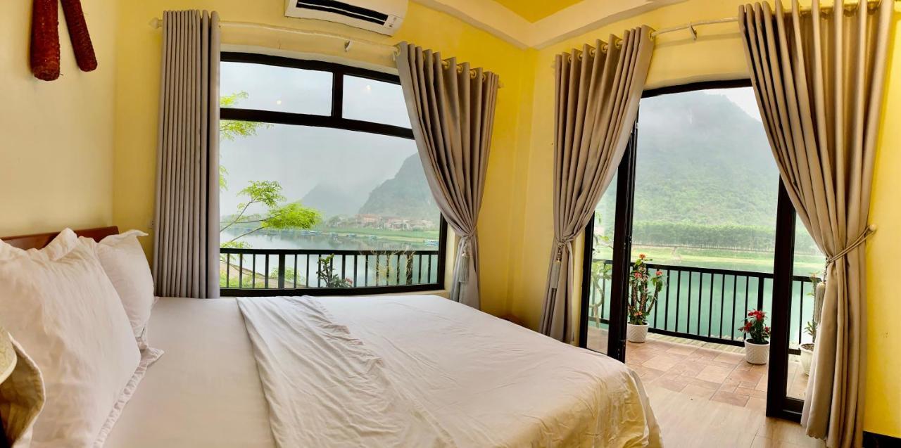 Double Room Mountain View