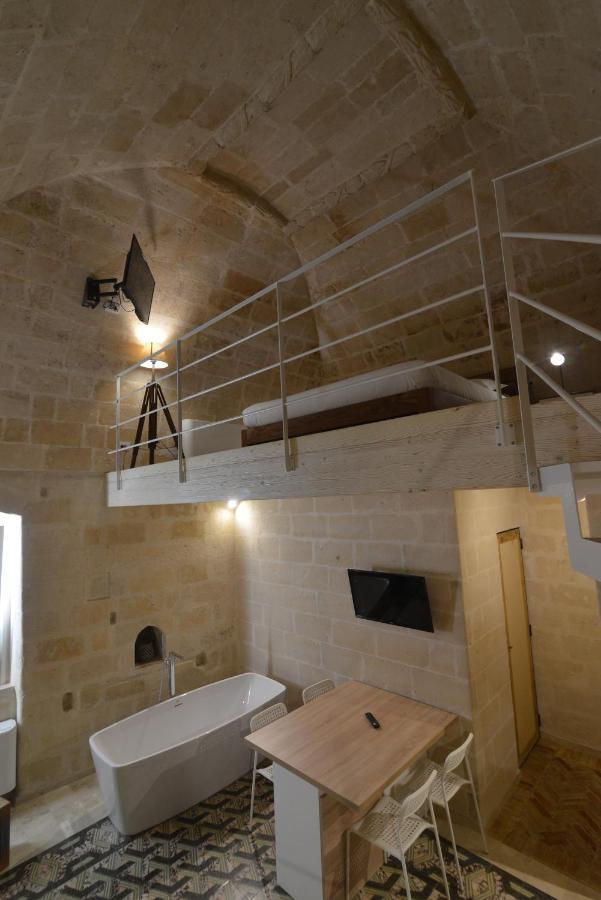 Deluxe Double Room Bath