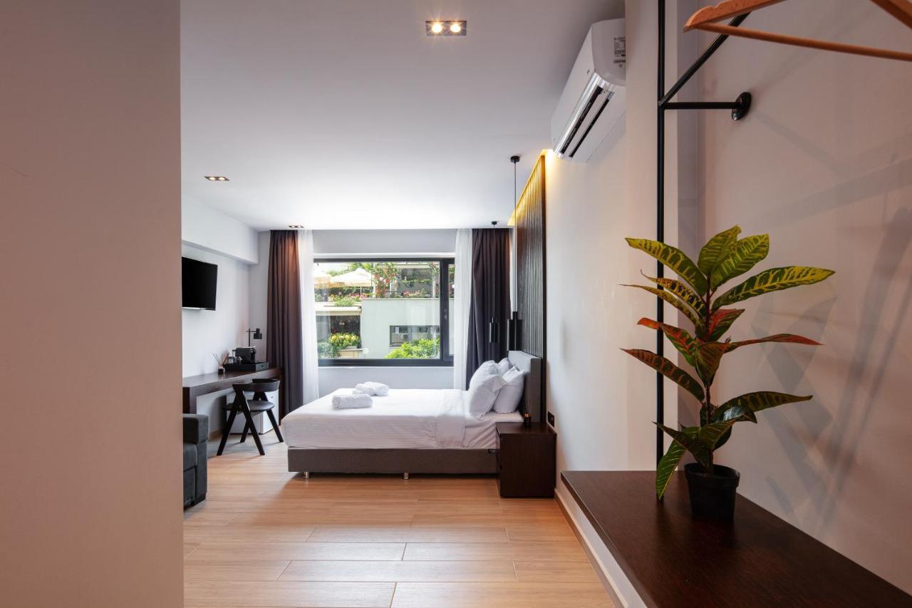 Deluxe Queen Room