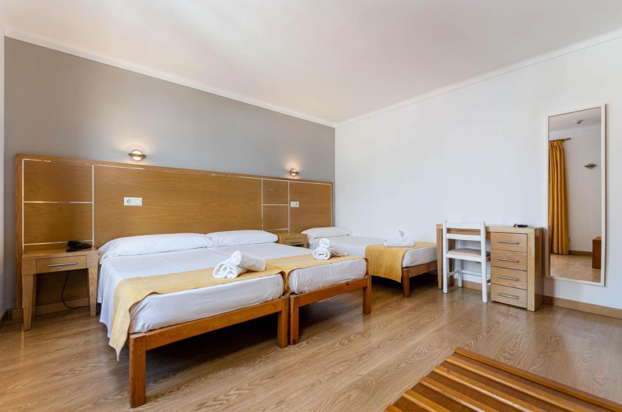 Triple Room Bathroom