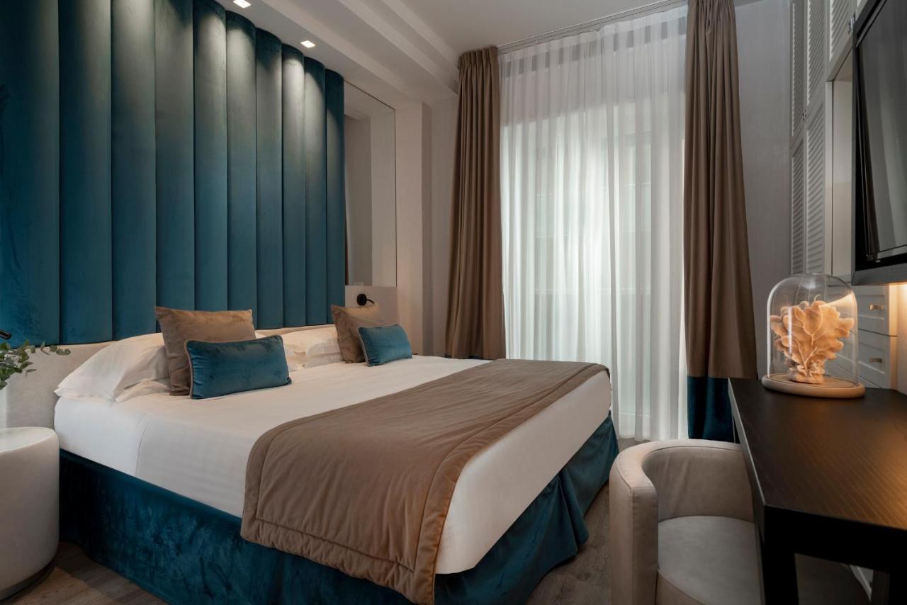 Double Room Classic Plus Balcony Partial Sea View