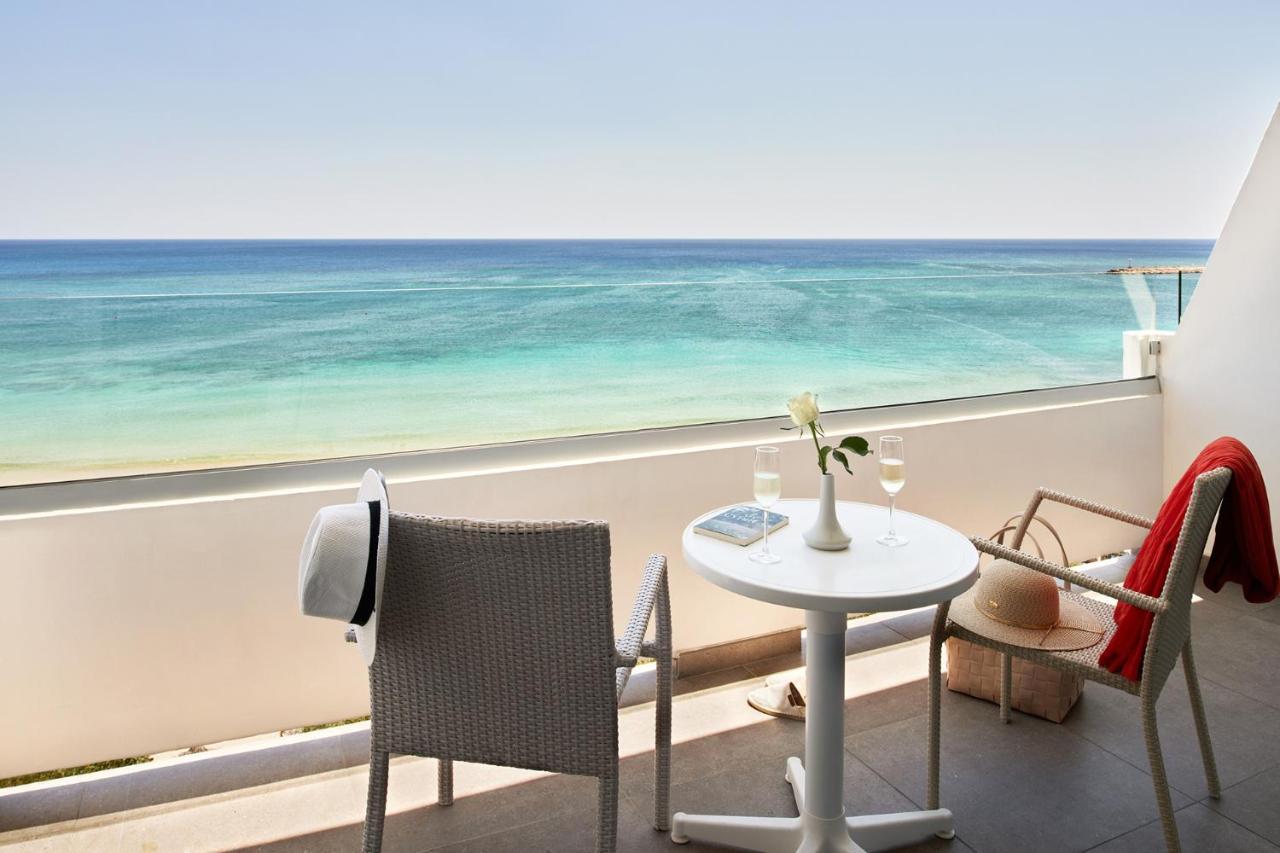 Double or Twin Room Sea View