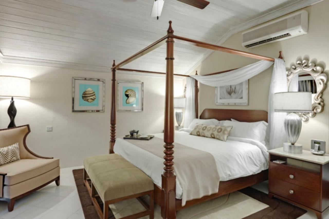 Luxuriöses Zimmer – Poolseite
