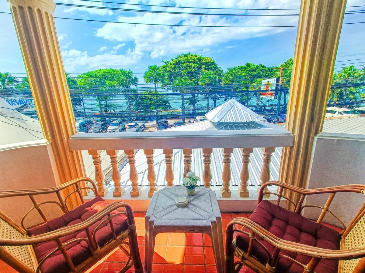 Deluxe Queen with kitchen and Sea View