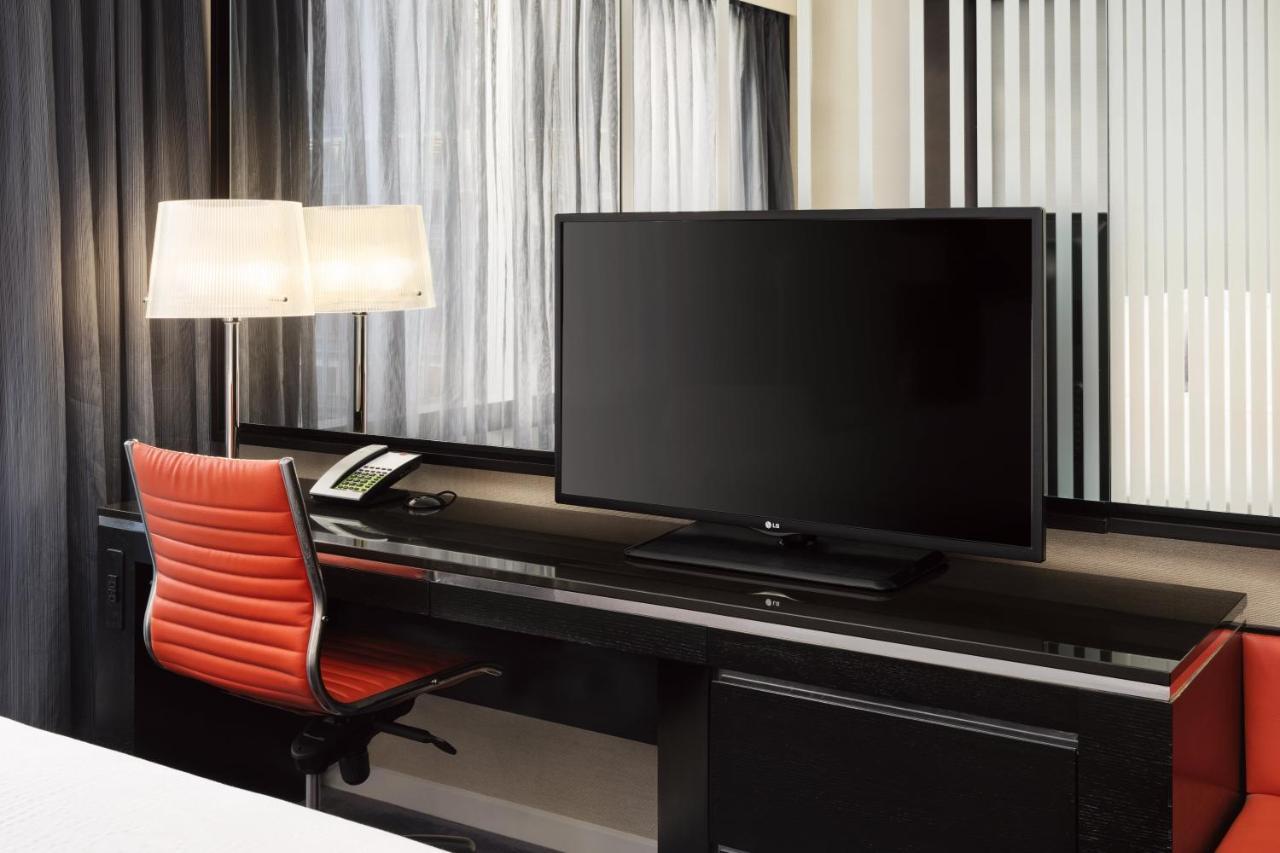 Upgrade para Quarto Duplo com 2 Camas de Casal, Vista Cidade e Banheira Adaptada - Acessível a Pessoas com Mobilidade Condicionada