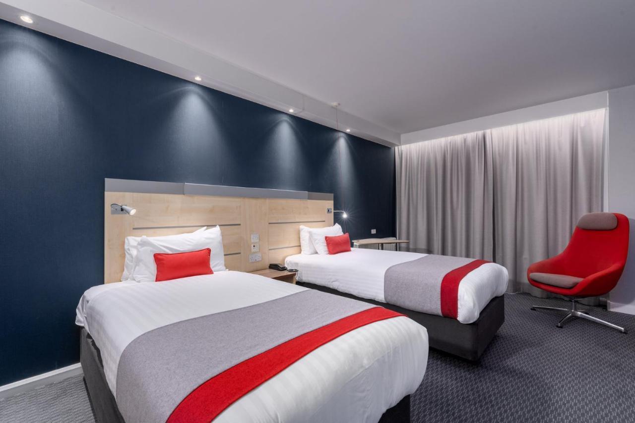Standard Twin Room with Free Hot Breakfast - Accessible