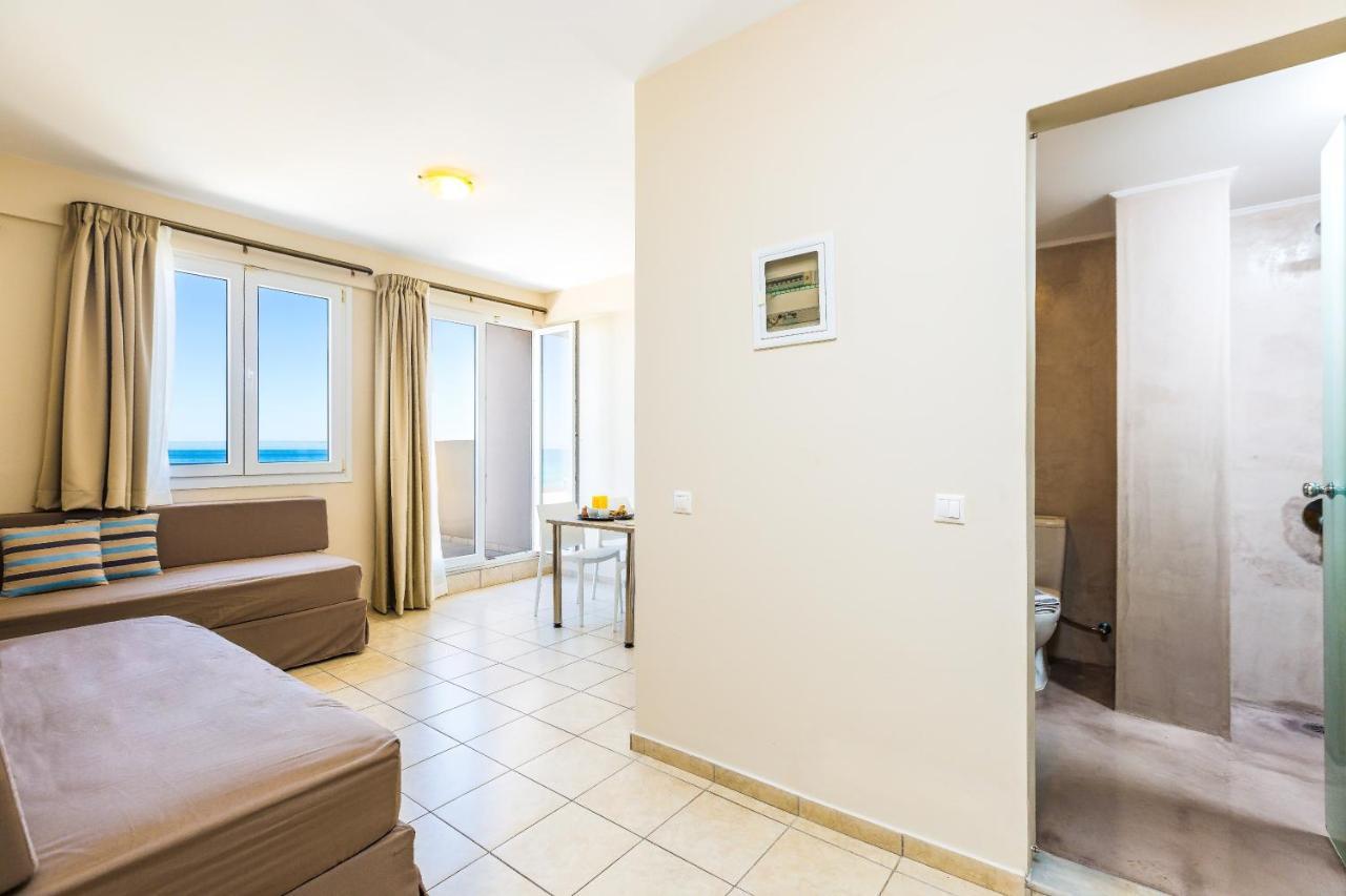 Superior One-Bedroom Quadruple Apartment