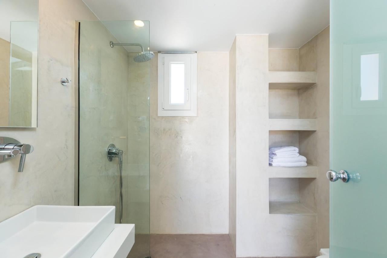Superior One-Bedroom Quadruple Apartment