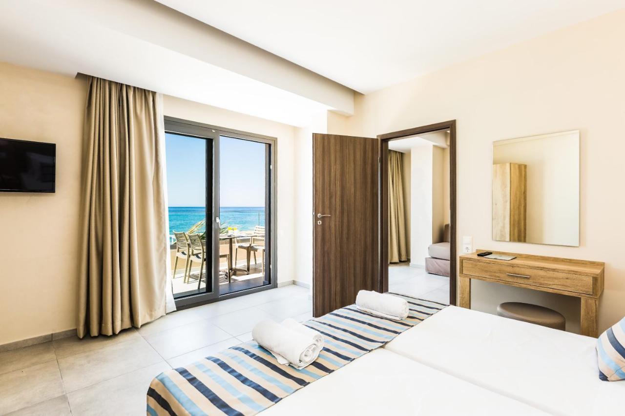 Superior One-Bedroom Quadruple Apartment