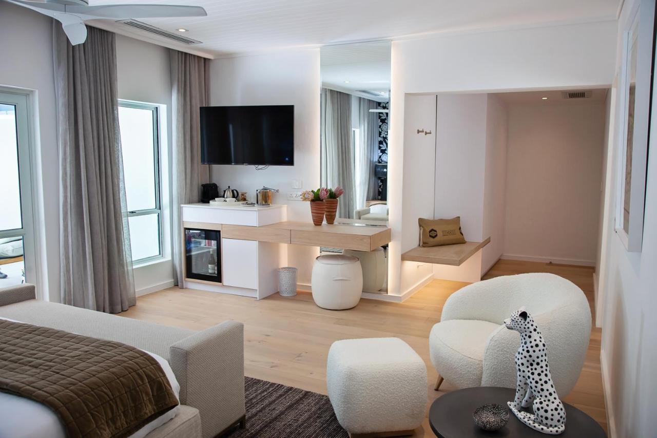 Deluxe Manor House Suite - John & Carol