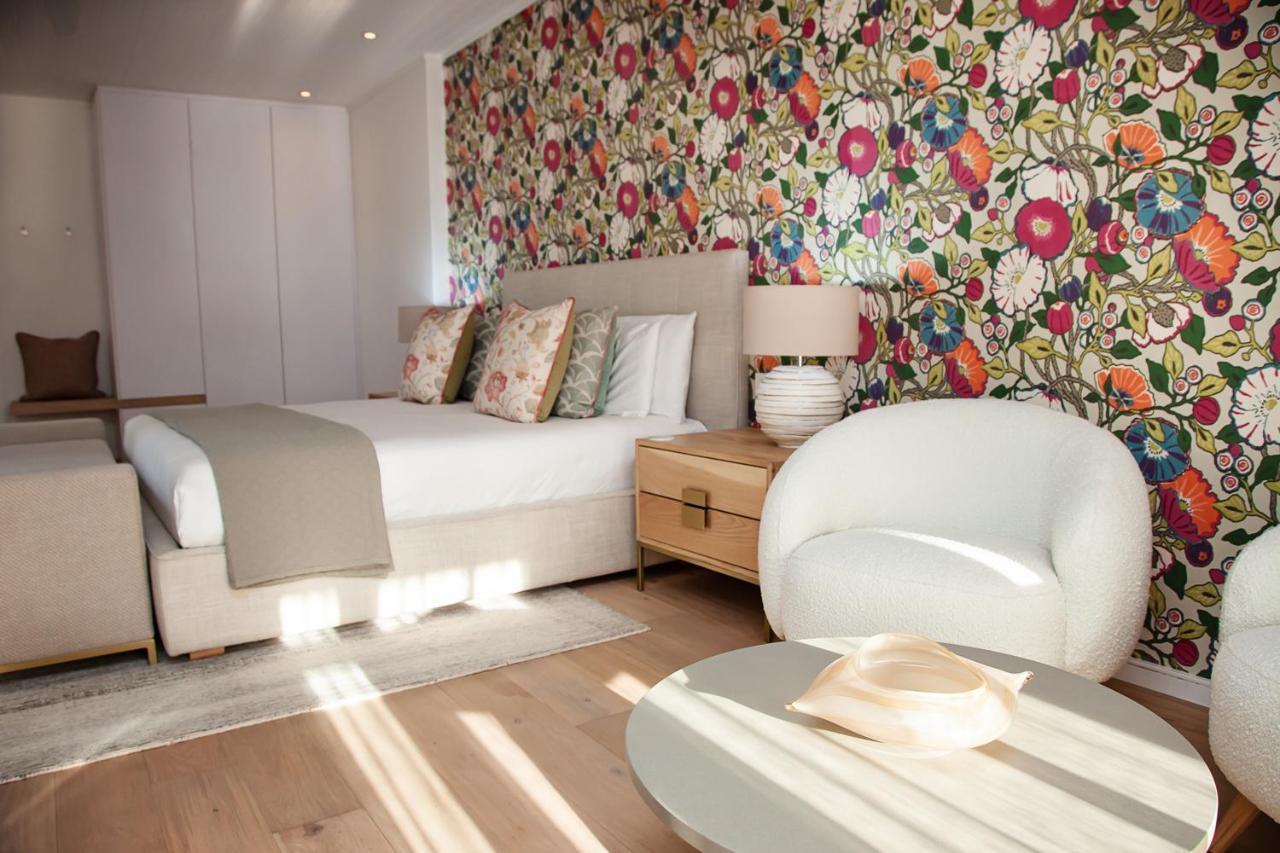 Deluxe Manor House Suite Sryani