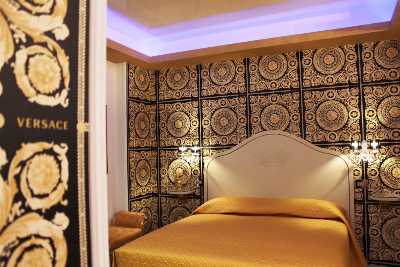 Deluxe Suite Spa Bath