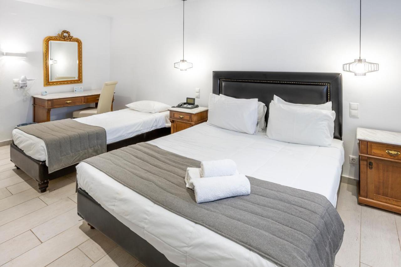 Superior Room sharing pool Garden View