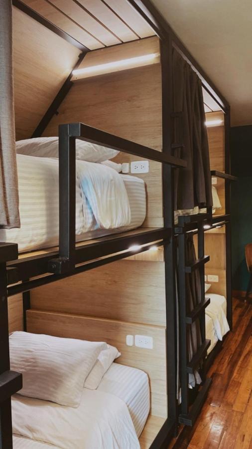Bed 6-Bed Dormitory Room