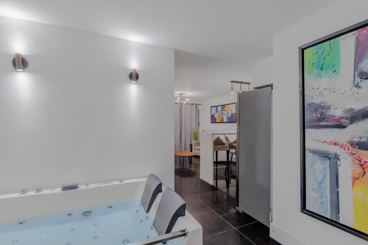 Deluxe Double or Twin Room Hot Tub