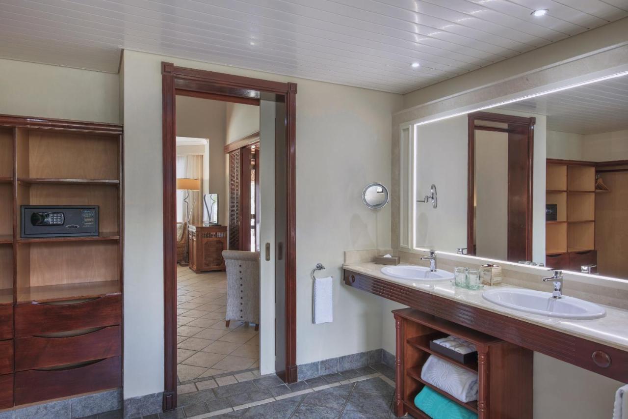 Dinarobin Suite Honeymooners only