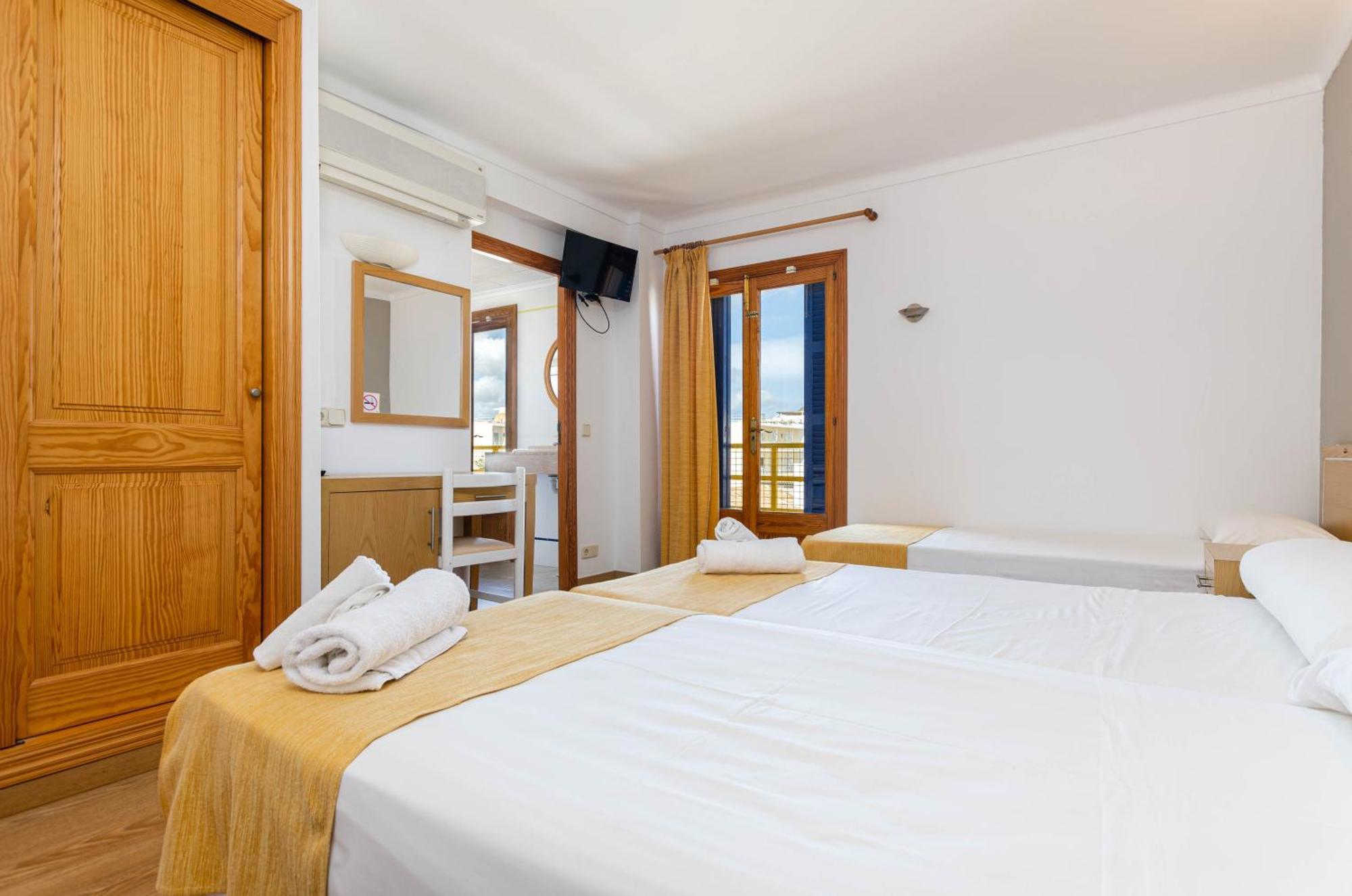 Triple Room Bathroom