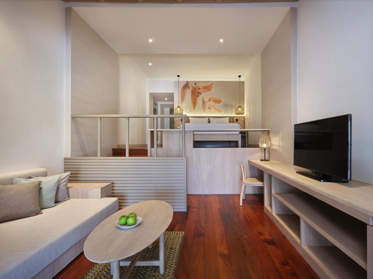 Suite Lato Collina con Piscina e Vista Mare