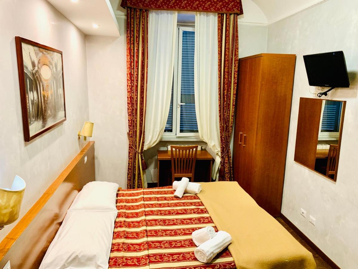 Double or Twin Room Private Bathroom
