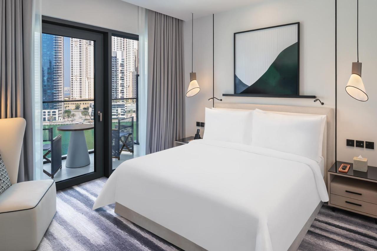 Suite Deluxe avec Balcon Privé - Vue sur Port de Plaisance