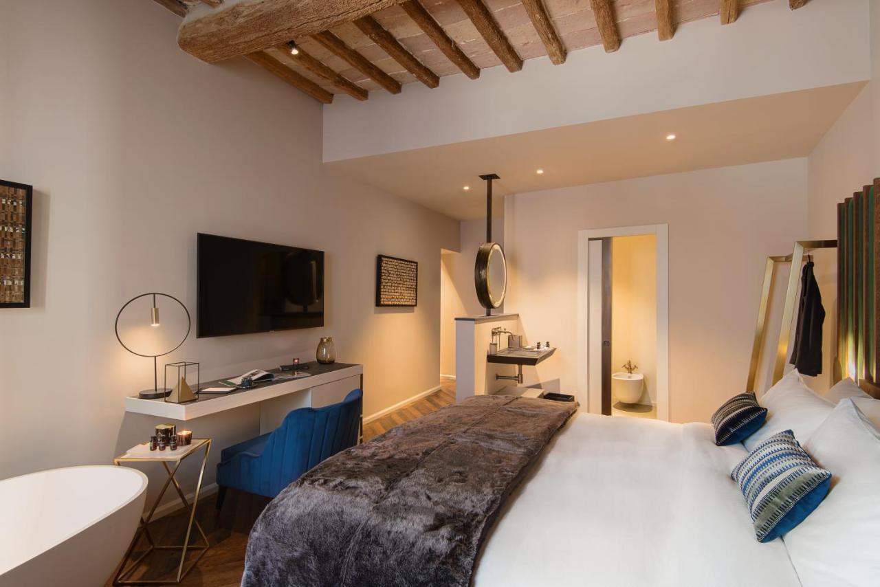 Deluxe Double Room Bath