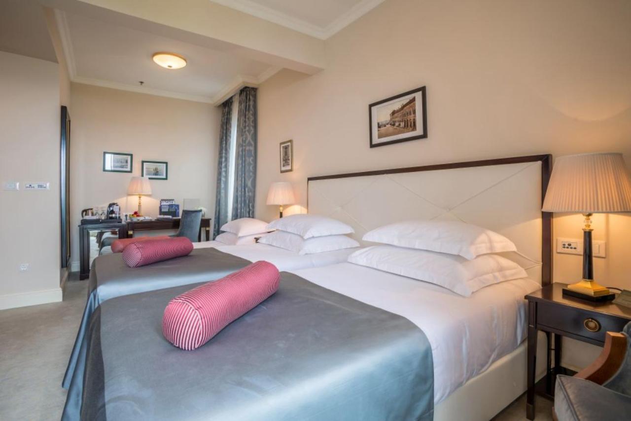 Quarto Superior com Cama de Casal ou 2 de Solteiro e Vista da Cidade