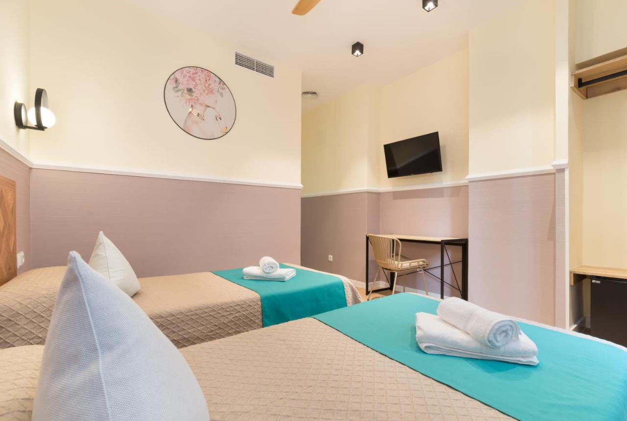 Superior Double Room Two Single Beds