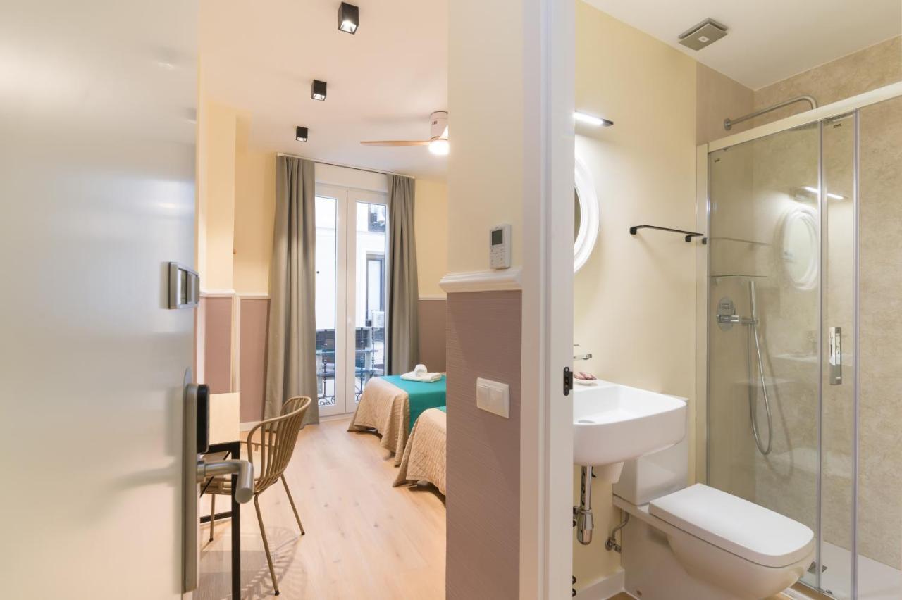Superior Double Room Two Single Beds
