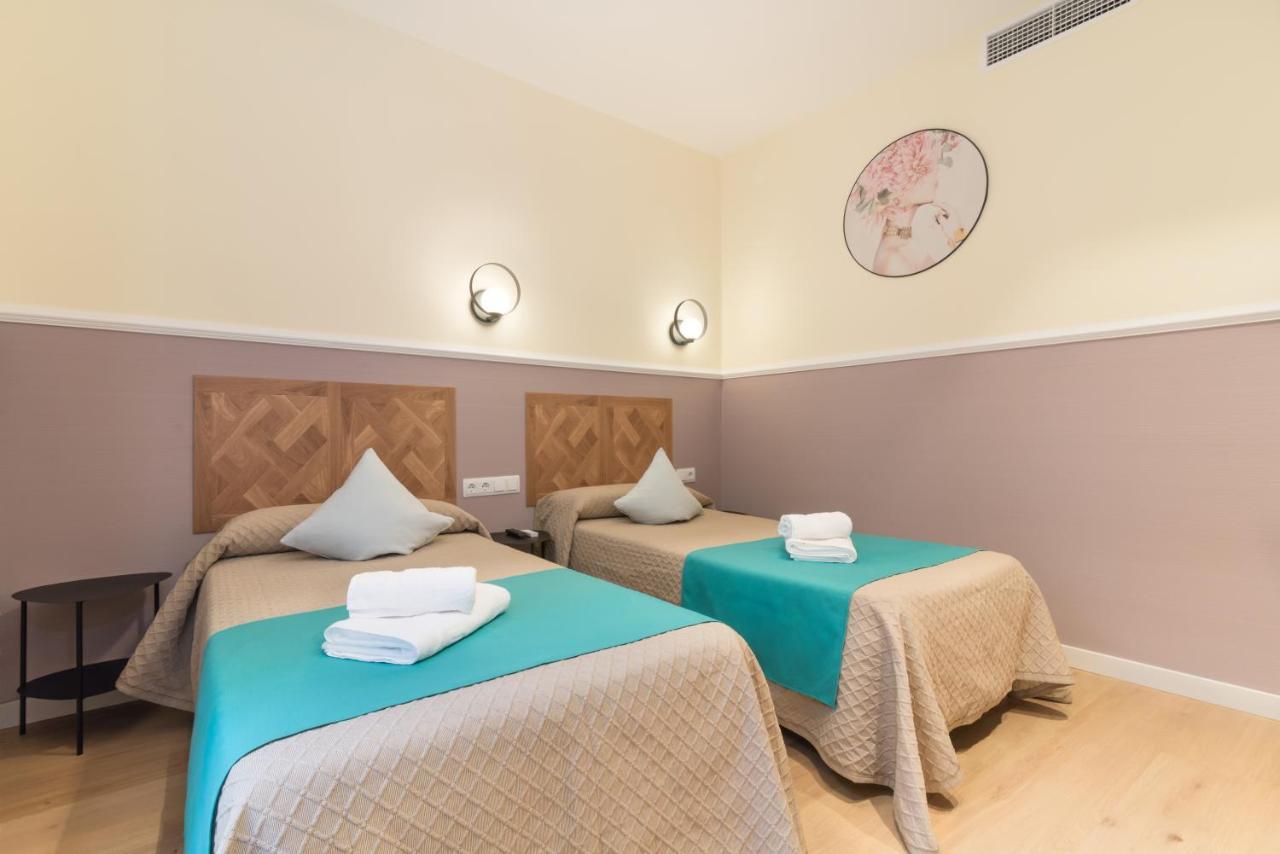 Superior Double Room Two Single Beds