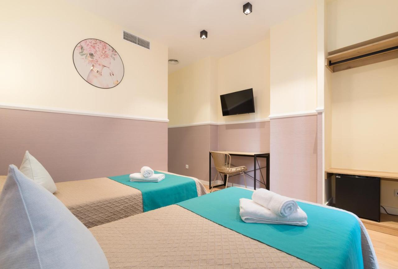 Superior Double Room Two Single Beds