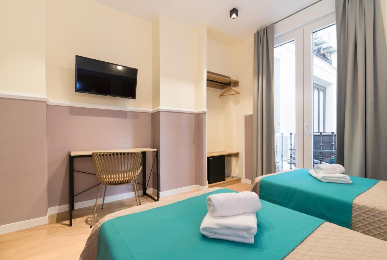 Superior Double Room Two Single Beds