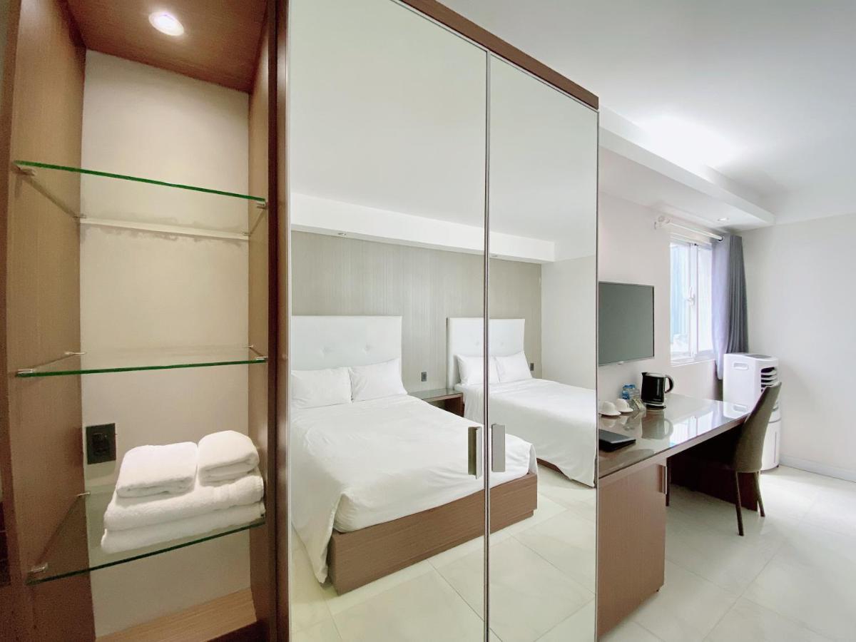 Deluxe Twin Room Window