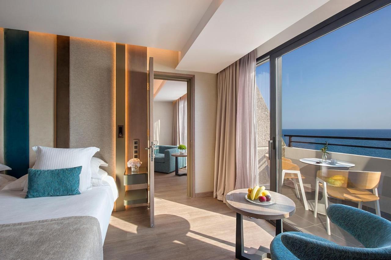 Family Room Plus with Sea View (2 Adults + 3 Children)