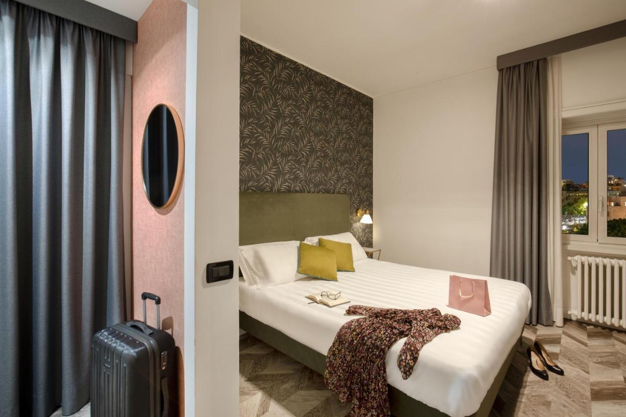 Double or Twin Room Private Bathroom