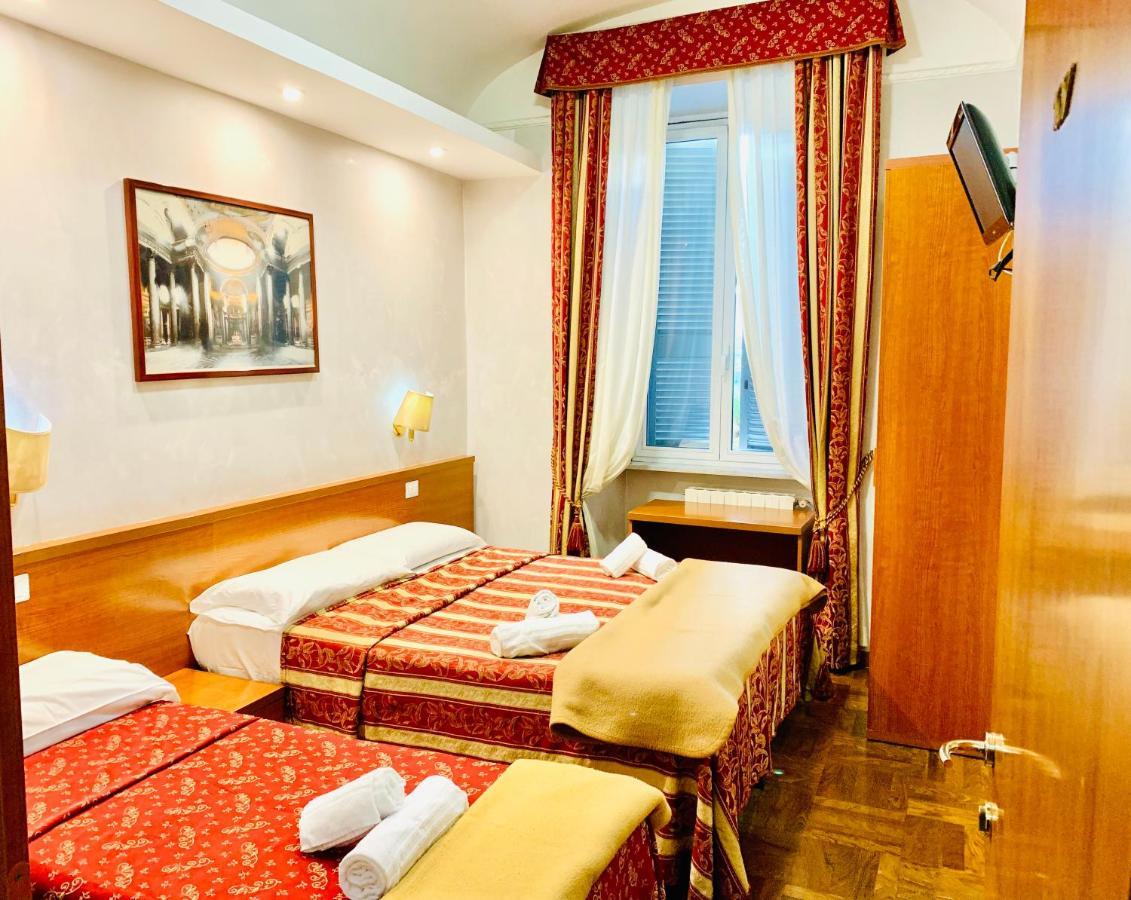 Double or Twin Room Private Bathroom