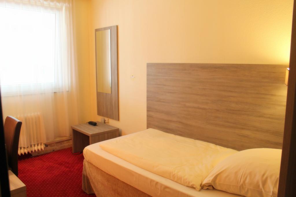Standard Single Room Shower
